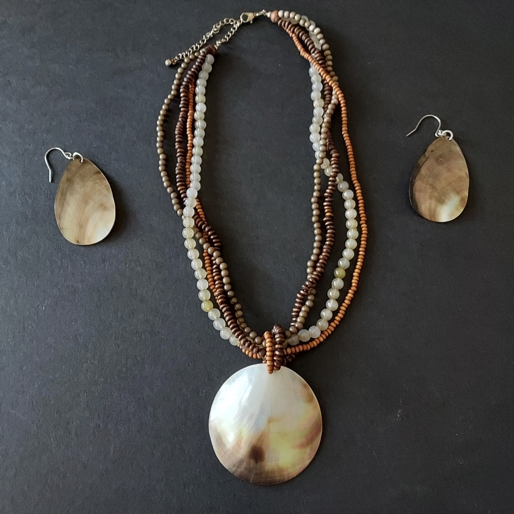 FIVE STRANDED BEADED NECKLACE SEASHELL CHARM W/ MATCHING SEASHELL EARRINGS